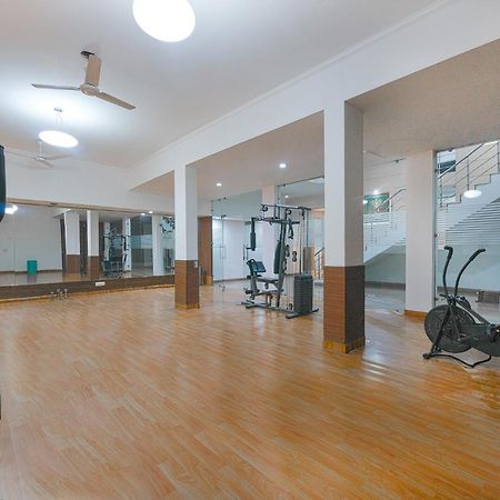 Hotel Exotica Leisure Valley, Гургаон Экстерьер фото