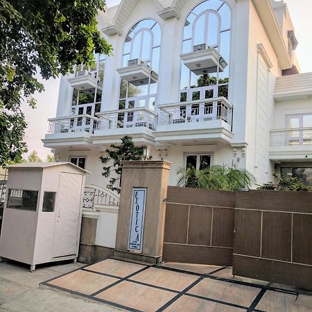 Hotel Exotica Leisure Valley, Гургаон Экстерьер фото